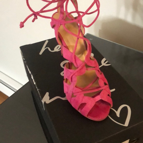 Beautiful pink suede wrap heels! 🥰 - Picture 5 of 6